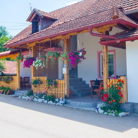 Guesthouse Ella Slunj Eksteriør bilde