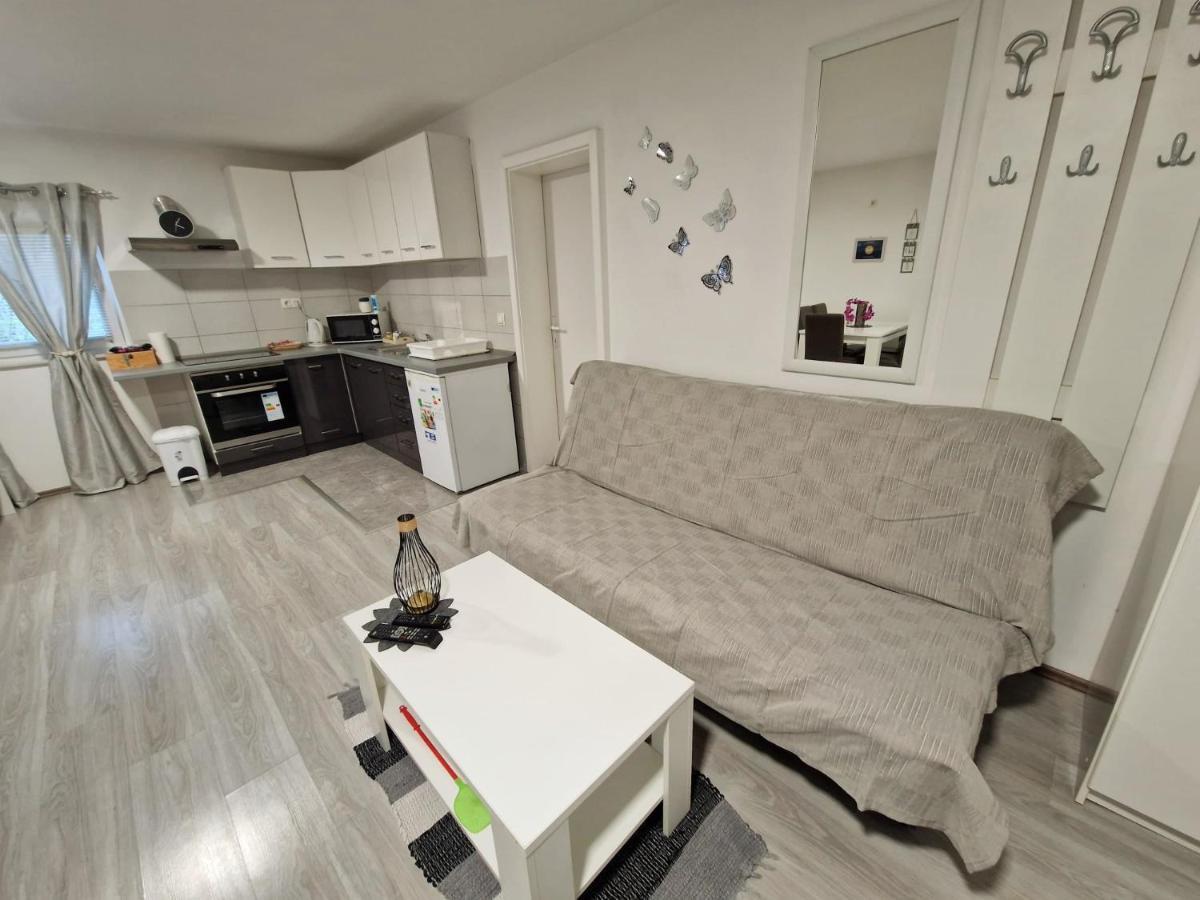 Guesthouse Ella Slunj Eksteriør bilde