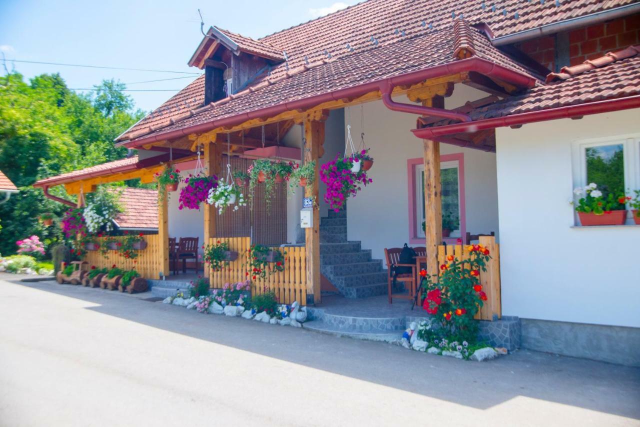 Guesthouse Ella Slunj Eksteriør bilde