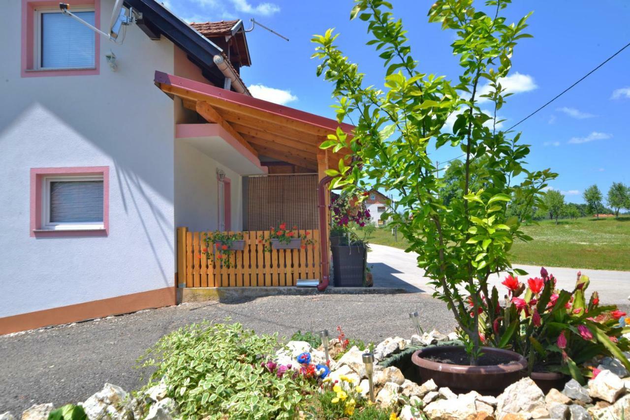 Guesthouse Ella Slunj Eksteriør bilde